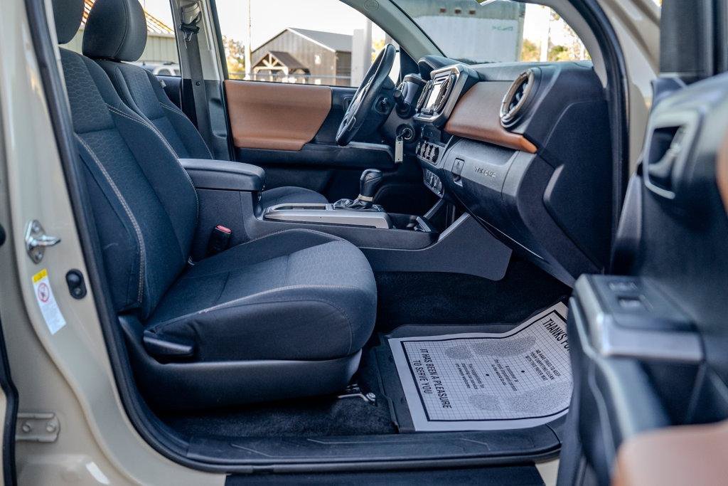 Used 2019 Toyota Tacoma SR5 AWD/4WD image 23