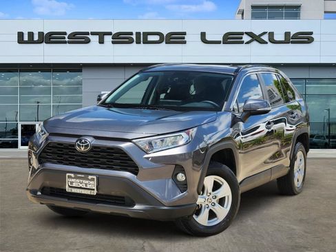 Used 2021 Toyota RAV4 XLE w/ Convenience Package FWD image 1