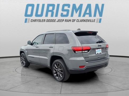 Used 2019 Jeep Grand Cherokee Laredo image 6