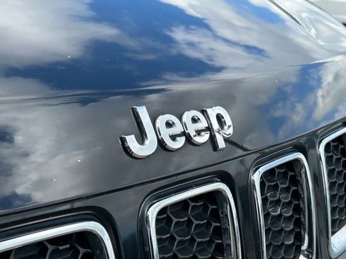 Used 2019 Jeep Compass Latitude image 22