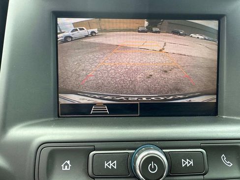 Used 2024 GMC Terrain SLE image 21