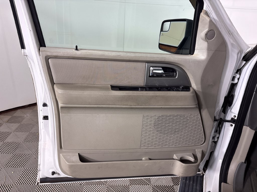 Used 2013 Ford Expedition Limited AWD/4WD image 16
