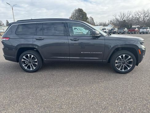 Used 2025 Jeep Grand Cherokee L Overland w/ Trailer Tow Package AWD/4WD image 33