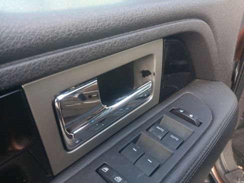 Used 2012 Ford F150 Platinum image 29