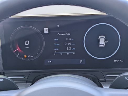 Used 2025 Hyundai Kona Limited AWD/4WD image 30