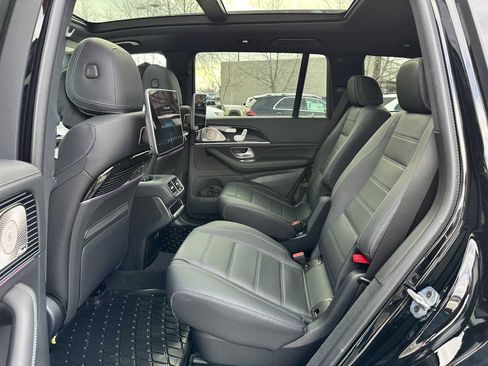 Used 2026 Mercedes-Benz GLS 580 4MATIC image 18