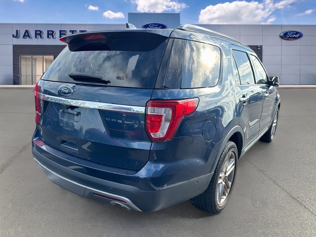 Used 2017 Ford Explorer Limited w/ Equipment Group 301A FWD image 4