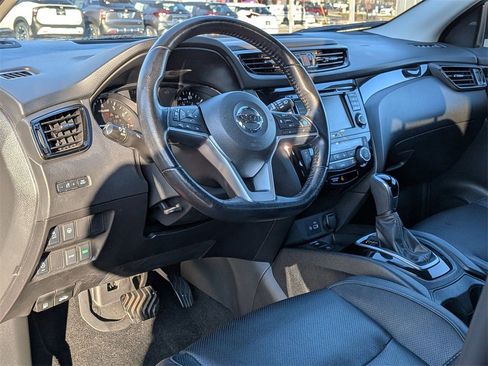 Used 2022 Nissan Rogue Sport SL image 10