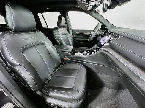 Used 2023 Jeep Grand Cherokee Overland AWD/4WD image 29