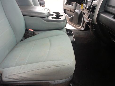 Used 2017 RAM 2500 SLT AWD/4WD image 33