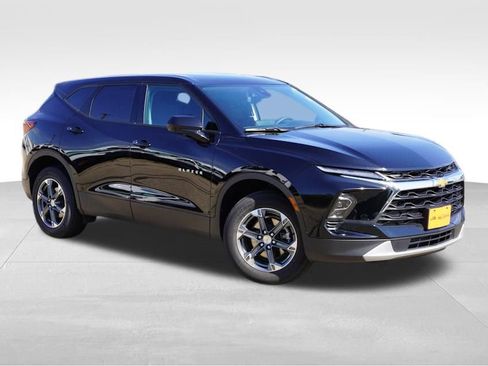 Certified 2025 Chevrolet Blazer LT image 1