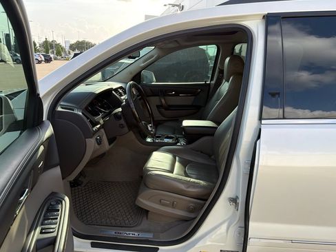 Used 2014 GMC Acadia Denali FWD image 3