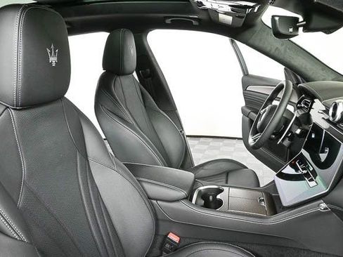 New 2025 Maserati Grecale Folgore image 24