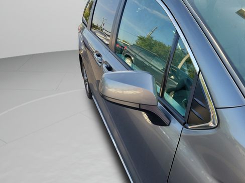Used 2026 Toyota Sienna XLE FWD image 20