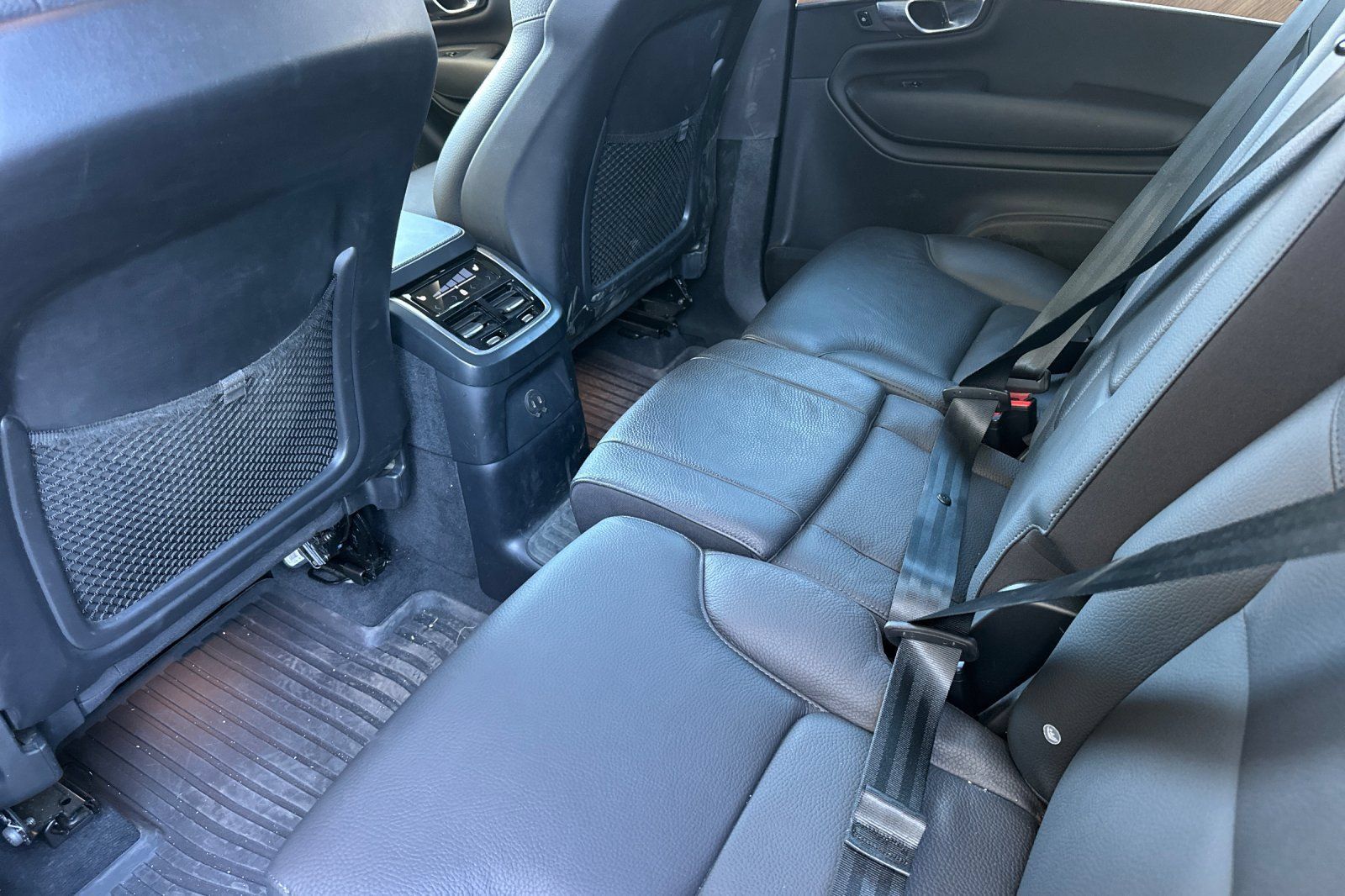 Used 2025 Volvo XC90 T8 Plus w/ Protection Package Premier AWD/4WD image 14