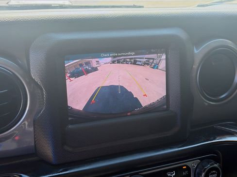 Used 2021 Jeep Wrangler Unlimited Sport image 13