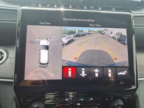 Certified 2023 Jeep Grand Cherokee Limited w/ Luxury Tech Group II AWD/4WD image 25