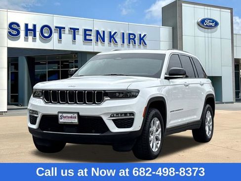 Used 2023 Jeep Grand Cherokee Limited w/ Luxury Tech Group II image 3