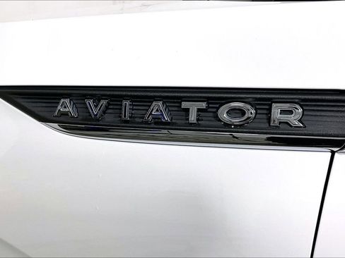 Used 2021 Lincoln Aviator Reserve w/ Equipment Group 201A image 14