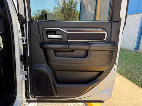 Used 2024 RAM 3500 Big Horn image 25