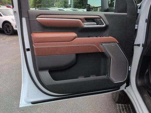 New 2026 GMC Sierra 3500 Denali Ultimate w/ LPO, Black Badging Package AWD/4WD image 27