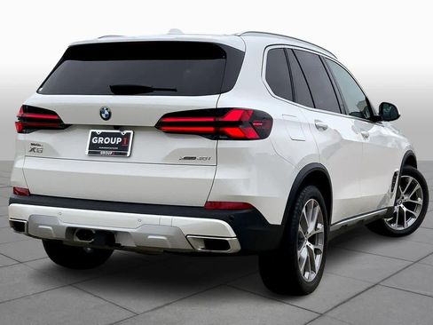 Used 2024 BMW X5 xDrive40i w/ Premium Package image 10