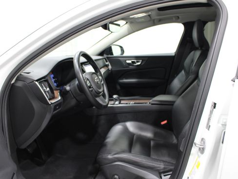 Used 2024 Volvo S60 B5 Plus FWD image 3