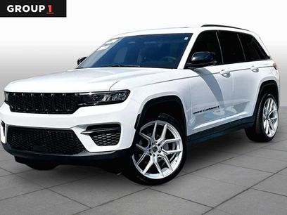Used 2025 Jeep Grand Cherokee Altitude