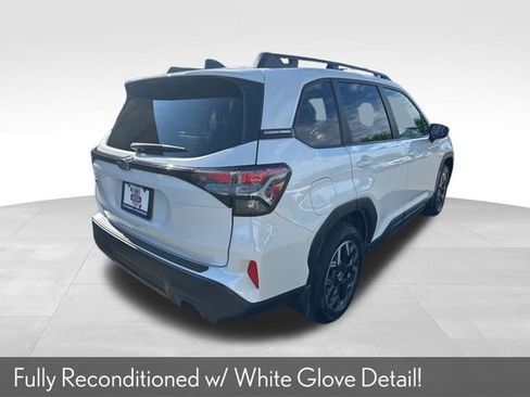 Certified 2025 Subaru Forester Premium AWD/4WD image 8