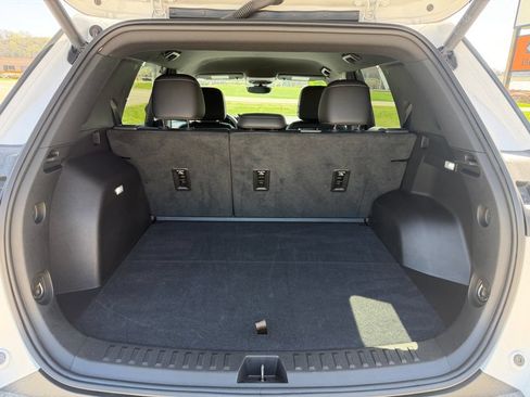 Used 2025 Chevrolet Equinox LT w/ Convenience Package II AWD/4WD image 9