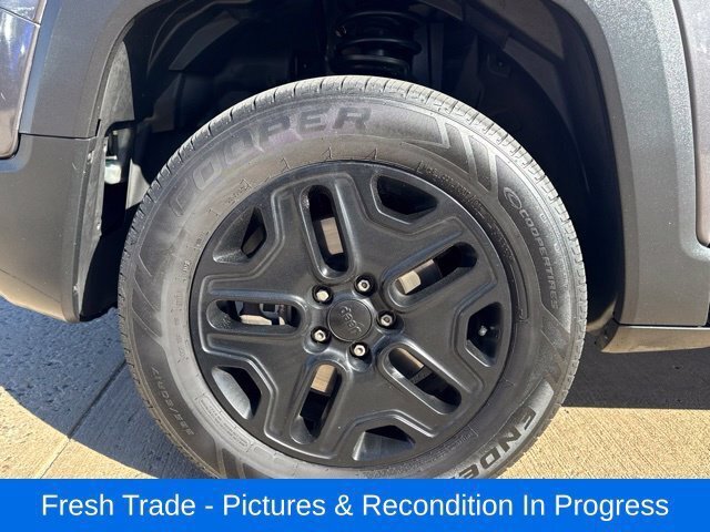 Used 2018 Jeep Renegade Trailhawk AWD/4WD image 10