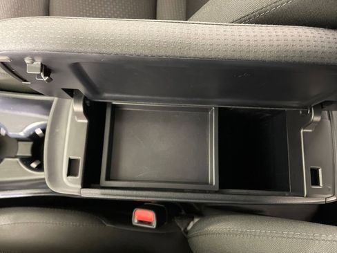 Used 2019 Toyota Prius LE w/ Carpet Mat Package image 23