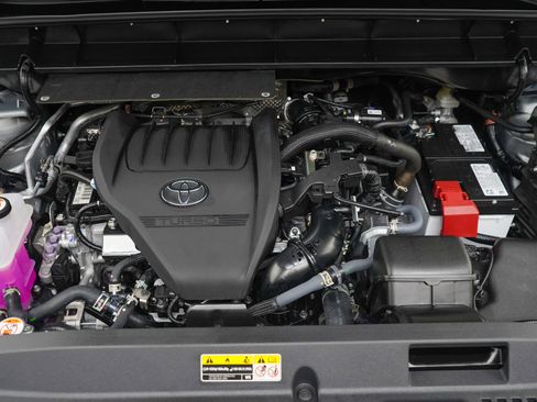 Used 2025 Toyota Highlander Limited AWD/4WD image 35