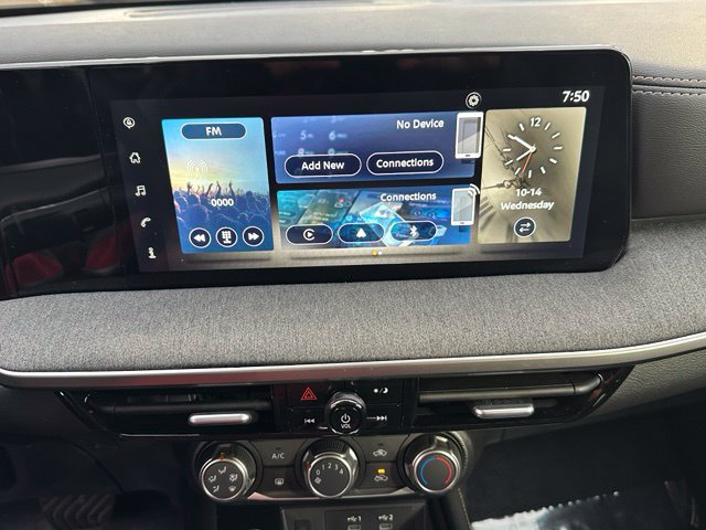 Certified 2025 Nissan Kicks SV AWD/4WD image 32
