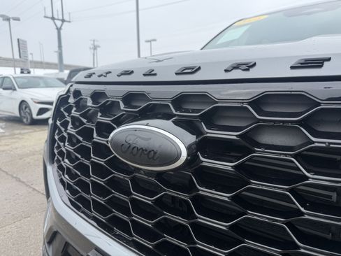 Used 2025 Ford Explorer ST image 20