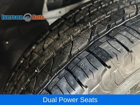 Used 2023 Jeep Grand Cherokee Limited w/ Black Appearance Package image 13