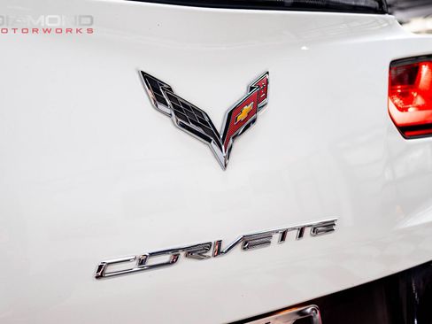 Used 2019 Chevrolet Corvette Stingray Coupe w/ 1LT RWD image 5