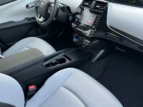 Used 2022 Toyota Prius LE image 13