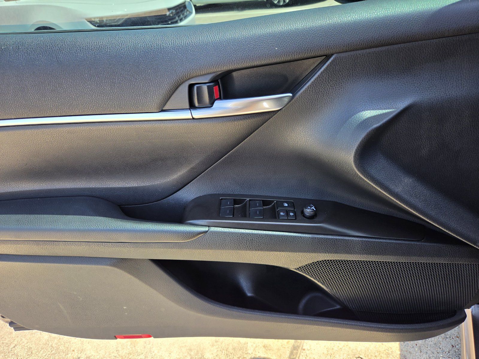Used 2024 Toyota Camry SE FWD image 15