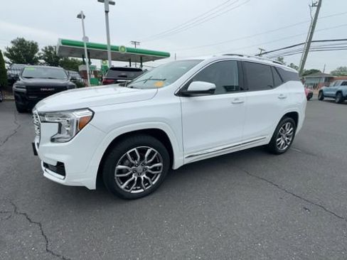 Used 2023 GMC Terrain Denali AWD/4WD image 4
