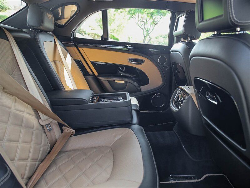 Used 2016 Bentley Mulsanne Speed RWD image 37
