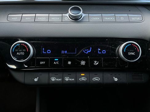 Used 2025 Hyundai Elantra SEL image 27