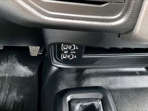 Used 2022 RAM 3500 Tradesman w/ Chrome Appearance Group AWD/4WD image 26