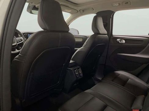 Used 2025 Volvo XC40 B5 Plus image 66
