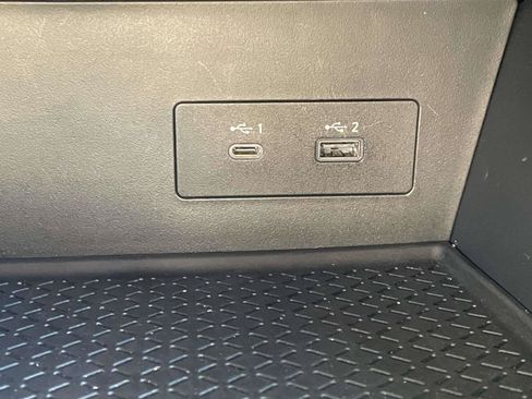 Used 2025 Nissan Pathfinder SV AWD/4WD image 12