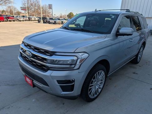 Used 2024 Ford Expedition Limited image 41