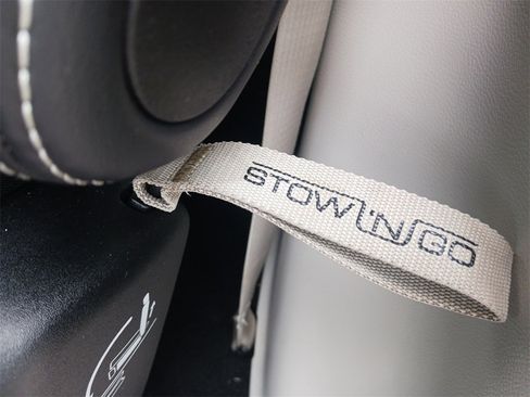 Used 2024 Chrysler Pacifica Touring-L image 28