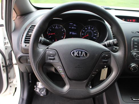 Used 2016 Kia Forte LX FWD image 18