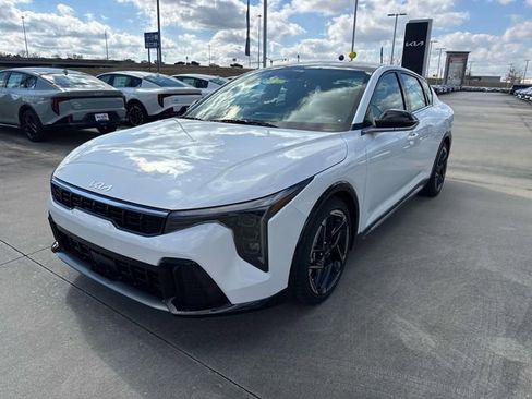 New 2026 Kia K4 GT-Line image 3