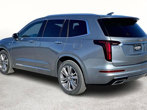 Used 2025 Cadillac XT6 Premium Luxury image 16